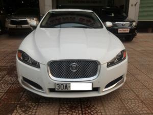 Jaguar XF 2.0 , sản xuất 2012, đăng ký 2014 xe tư nhân. Màu trắng