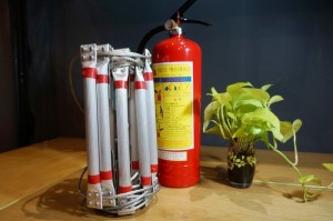 Thang dây thoát hiểm được thiết kế đặc dụng: Rất gọn nhẹ và cơ động, giúp bạn có thể dễ dàng thao tác khi sử dụng, nhưng lại vô cùng chắc chắn và đảm bảo an toàn tuyệt đối!