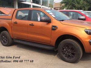 Khuyến mãi mua Ford Ranger Wildtrak 2018, số tự động, màu cam, giao xe trong 30 ngày