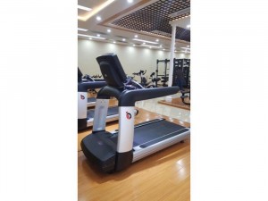Máy chạy bộ phòng Gym life fitness giá cạnh trang