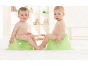 Bô tập đi vệ sinh cho bé
