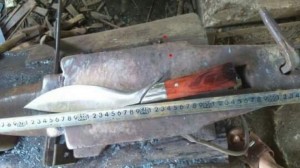 Kukri Giọt Lệ, chất liệu rèn nhíp, chuyên dụng phượt, đi rừng