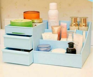 Kệ nhựa đựng mỹ phẩm nhiều ngăn