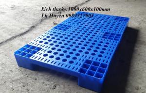 Pallet nhựa kê dược phẩm,may mặc