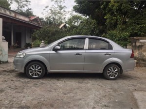 Bán chiếc xe ô tô con 5 chỗ Daewoo Gentra đời 2010.