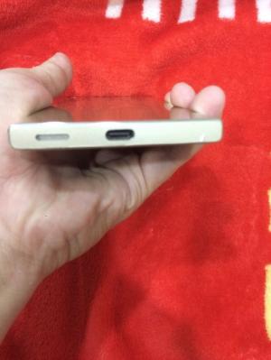 Cần bán điện thoại Sony XA1 hàng còn bảo hành