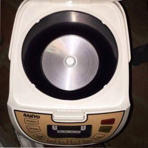 Nồi cơm điện tử Sanyo ANS-901 5L
