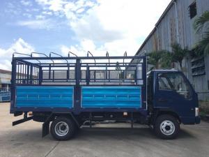 thùng xe được thiết kế chắc chắn phù hợp với nhiều loại hàng khác nhau