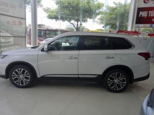 Ô tô Mitsubishi Outlander 2.0