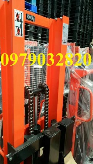 XE NÂNG TAY CAO 3 TẤN
->Model : HS30/16
->Tải trọng xe nâng (kg): 3000
->Chiều cao nâng thấp nhất (mm): 100
->Chiều cao nâng cao nhất (mm): 1600
->Chiều dài càng xe nâng tay (mm): 1000
->Độ rộng càng nâng (mm): 300~770
->Độ rộng chân (mm): 750
->Tốc độ nâng (mm/lần kích): 10
->Kích thước xe(CxRxD) (mm): 2050X740X1650
->Tự trọng xe nâng tay cao(kg): 280