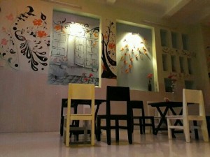 Bàn ghế gỗ dành cho quán trà sữa
