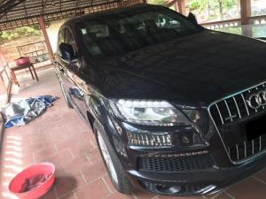 Nhà mình cần bán chiếc Audi Q7 3.0L V6 TFSI Quattro 2015 màu đen vip