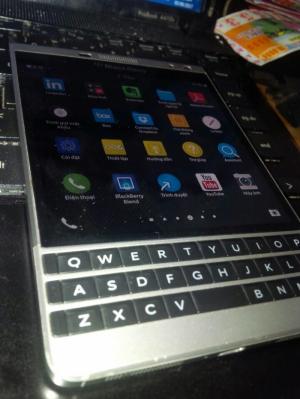 Bán điện thoại Blackberry passport Silver