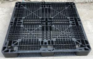Pallet nhựa cũ giá siêu rẻ (1100x1100x120mm)
