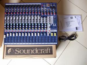 Bán mixer SoundCraft EFX12 giá rẻ