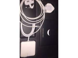 Cần bán Macbook Air 13-inch mua tại FPT