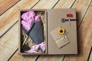 hộp hoa sáp 7 bông cao cấp (Hồng Phấn)