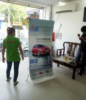 Poster trưng bày với standee nhôm cao cấp