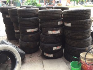 Lốp Hankook 225/55R17 thanh lý date 2015, mới 100%