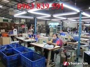sóng nhựa đựng hàng may mặc