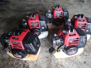 Đầu máy cắt cỏ Mitsubisi TL33