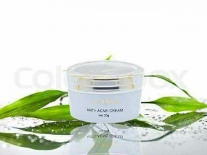 Kem trị mụn thảo dược