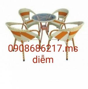 Cần thanh lý gấp bàn ghế mây xuất giá rẻ