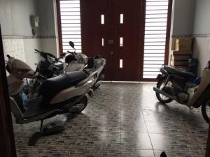 Nhà 3 Lầu, 5 Phòng Ngủ, Hẻm Hoàng Hoa Thám, Xe Hơi Vào Nhà.