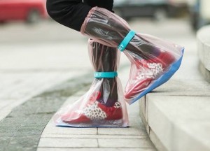 Bộ 2 Bọc Giày Đi Mưa Bảo vệ đôi giày mưa gió, đi làm, đi du lịch, phượt, chơi cát.. - MSN388263