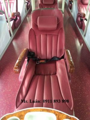 Bán xe giường nằm máy Hyundai, hàng 3 cục Tracomeco, Universe Noble K43G mới nhất