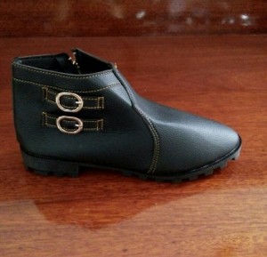 Giầy boot nữ màu đen size 38