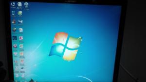 Màn hình LCD LG L1742T