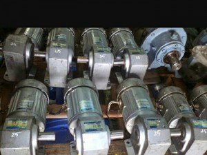 Motor giảm tốc hàng bãi japan