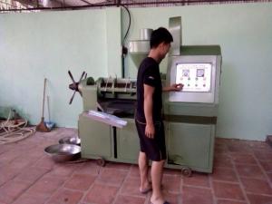 Máy ép dầu lạc 6YL-95A đã bao gồm bình lọc hút, công suất 100kg/h giá rẻ