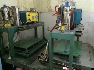 Máy ép nhiệt định hình.