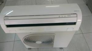 Máy Lạnh Toshiba 1.0hp inverter hảng nhật còn 90%