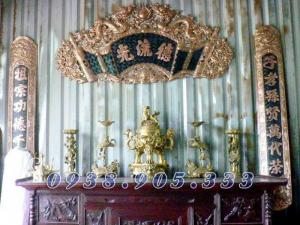 Cuốn thư câu đối đức lưu quang bằng đồng vàng sơn đen