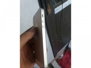 5s lock 32 gold zin check imeil ở mặt lưng