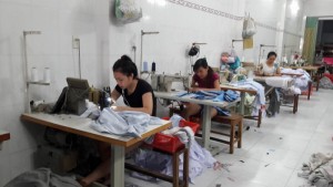 May áo thun đồng phục - Thiết kế, may mẫu, in thêu logo sắc nét với giá cả tốt nhất, giá tại xưởng giúp bạn lấy sỉ quần áo với mức giá thấp nhất, rẻ nhất.