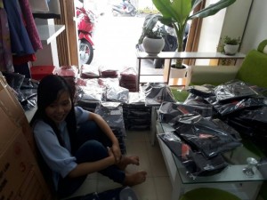 Xưởng may quần áo made in Vietnam