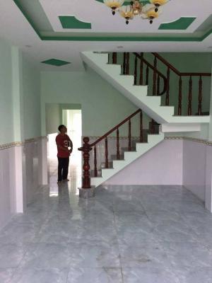 Nhà bán : 4x8.1
1 trệt, 1 lầu, 3 phòng ngủ, 2 wc.
Đường trước nhà 4m khu dân cư hiện hữu
Đất đã chuyển lên thổ cư có giấy phép xây dựng.
Giá 1 tỷ 350tr . Có thể thương lượng