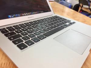 Macbook Air 2013 13,3in, i5 4G SSD128 Like new zin 100% Giá rẻ