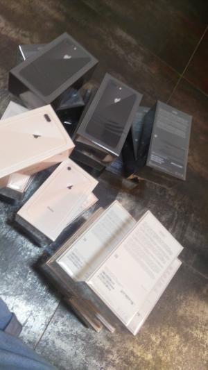 Bam ip8 plus 64g gold ZP chua active