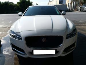 JAGUAR XF 2.5 đời 2017, mà trắng, tên tư nhân biển Hà Nội Tháng 4 năm 2017