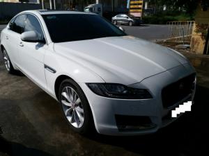 JAGUAR XF 2.5 đời 2017, mà trắng, tên tư nhân biển Hà Nội Tháng 4 năm 2017