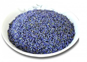 Hoa khô Lavender còn được gọi là hoa Oải Hương vốn nổi tiếng ở miền nam nước Pháp. Nhưng có nguồn gốc từ miền Địa Trung Hải.