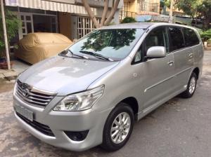 Bán Toyota Innova 2.0E 2013 2 phao màu bạc cực đẹp xe zin