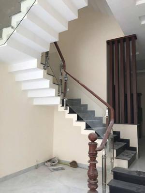 Nhà sổ hồng riêng, 1 trệt và 2 lầu, Khu dân cư hiện hữu đông đúc, liên hệ xem nhà ngay!