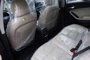 Cần bán xe Kia Sorento máy xăng bản cao, giá tốt nhất miền tây