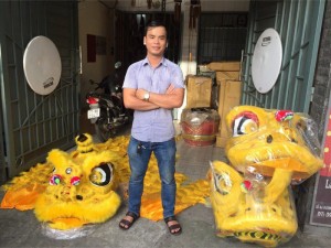 Đầu kì lân kim sa màu vàng
